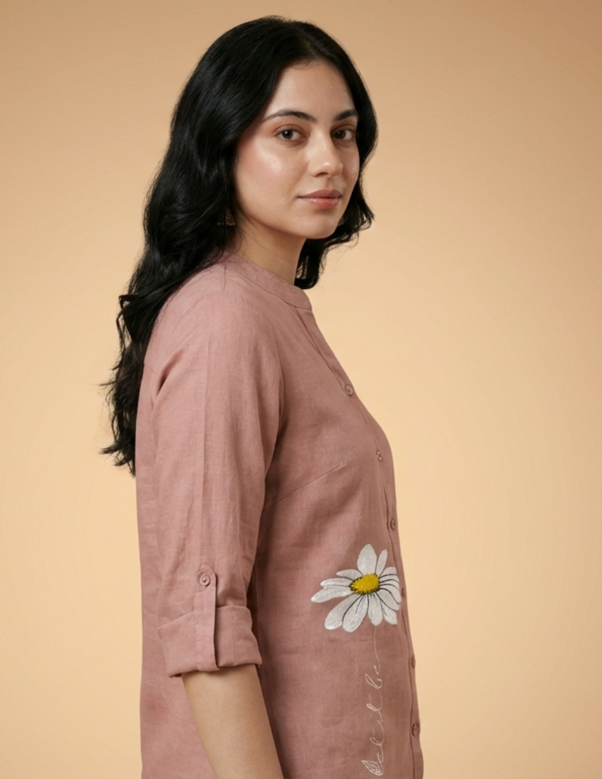 Trendy Peach Daisy Placement Top